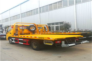 怀集附近拖车救援搭电