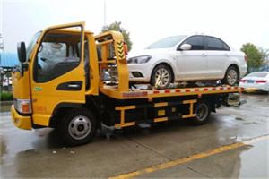 怀集附近拖车救援24小时服务热线